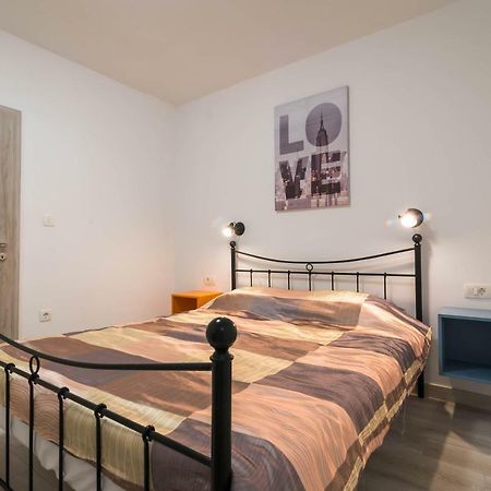 Апартаменты Apartman Paola Пула Экстерьер фото